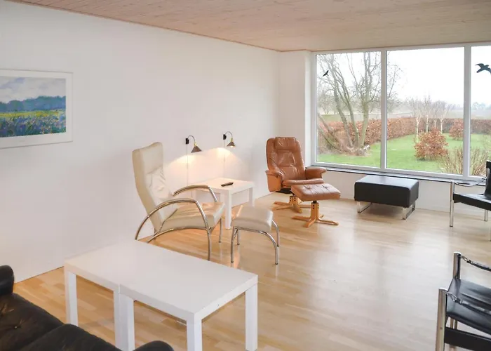 Three-bedroom In 度假居 *